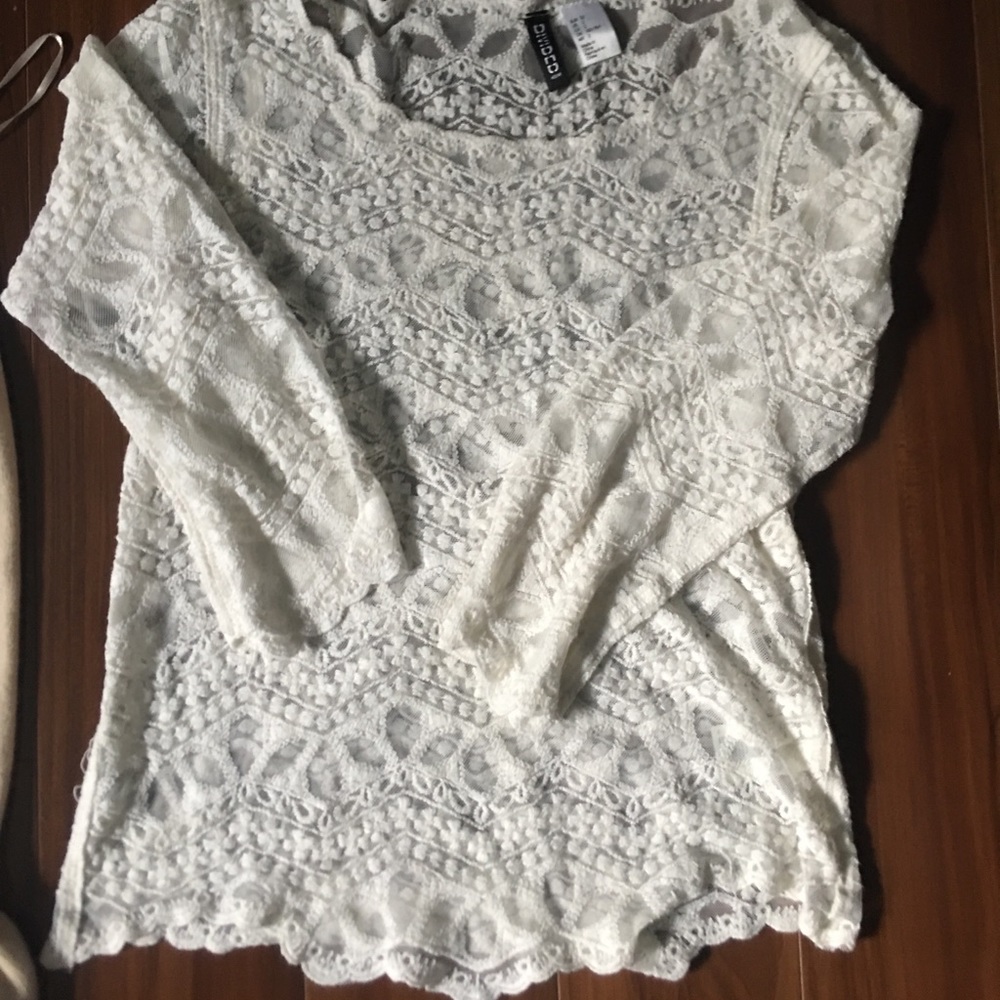Pretty lace top!